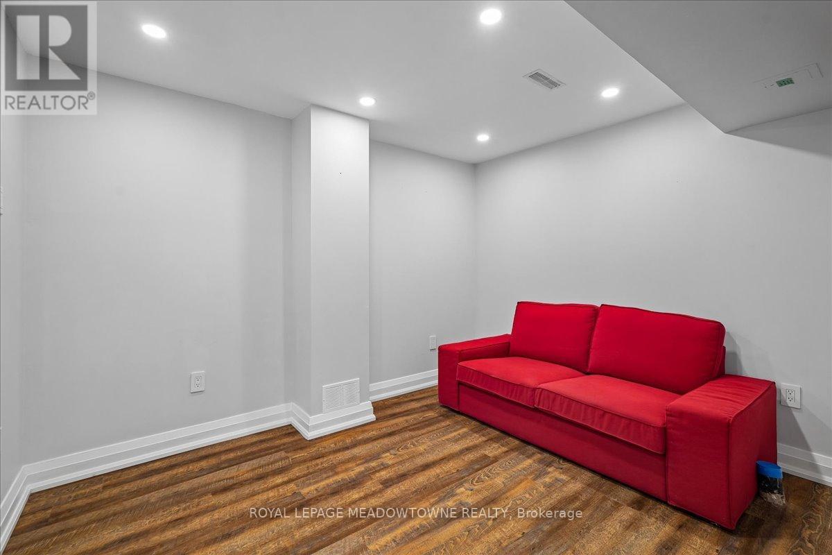 2208 Hunt Crescent, Burlington, Ontario  L7M 3E4 - Photo 37 - W13420452
