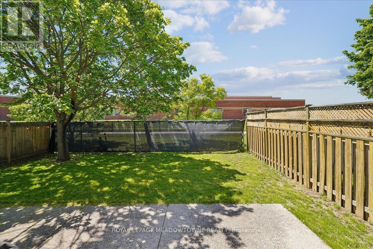 2208 Hunt Crescent, Burlington, Ontario  L7M 3E4 - Photo 38 - W13420452