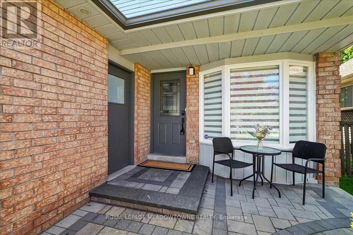 2208 Hunt Crescent, Burlington, Ontario  L7M 3E4 - Photo 4 - W13420452