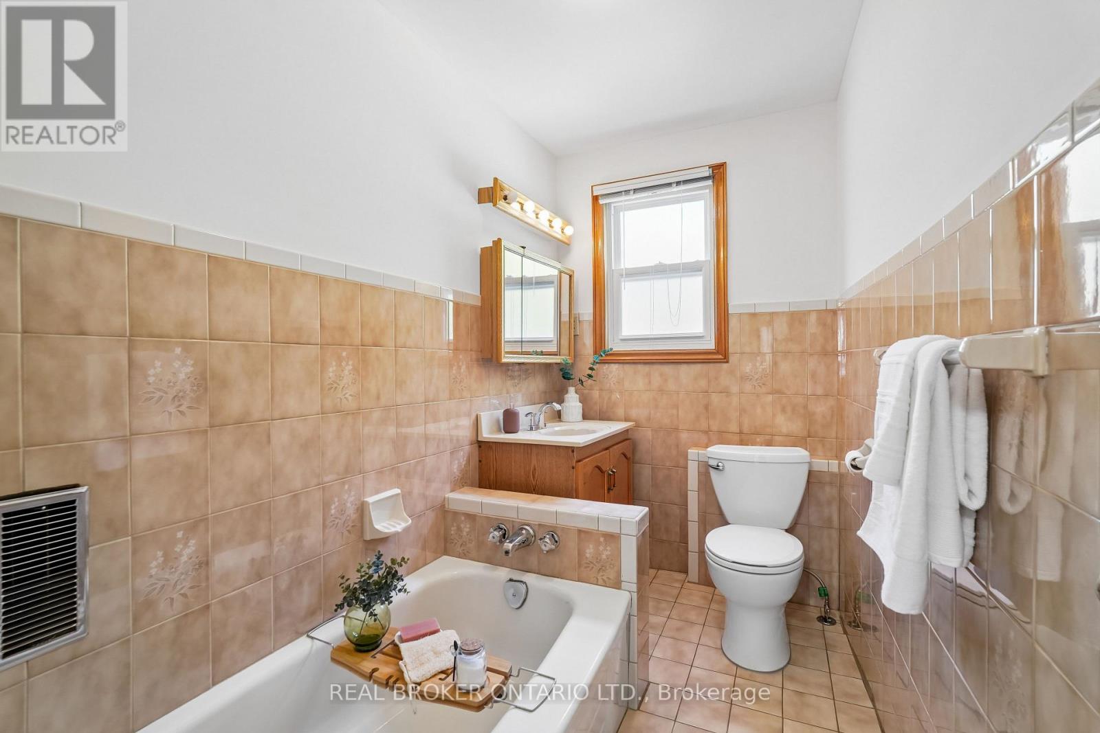 450 Armadale Avenue, Toronto, Ontario  M6S 3X9 - Photo 14 - W13420476