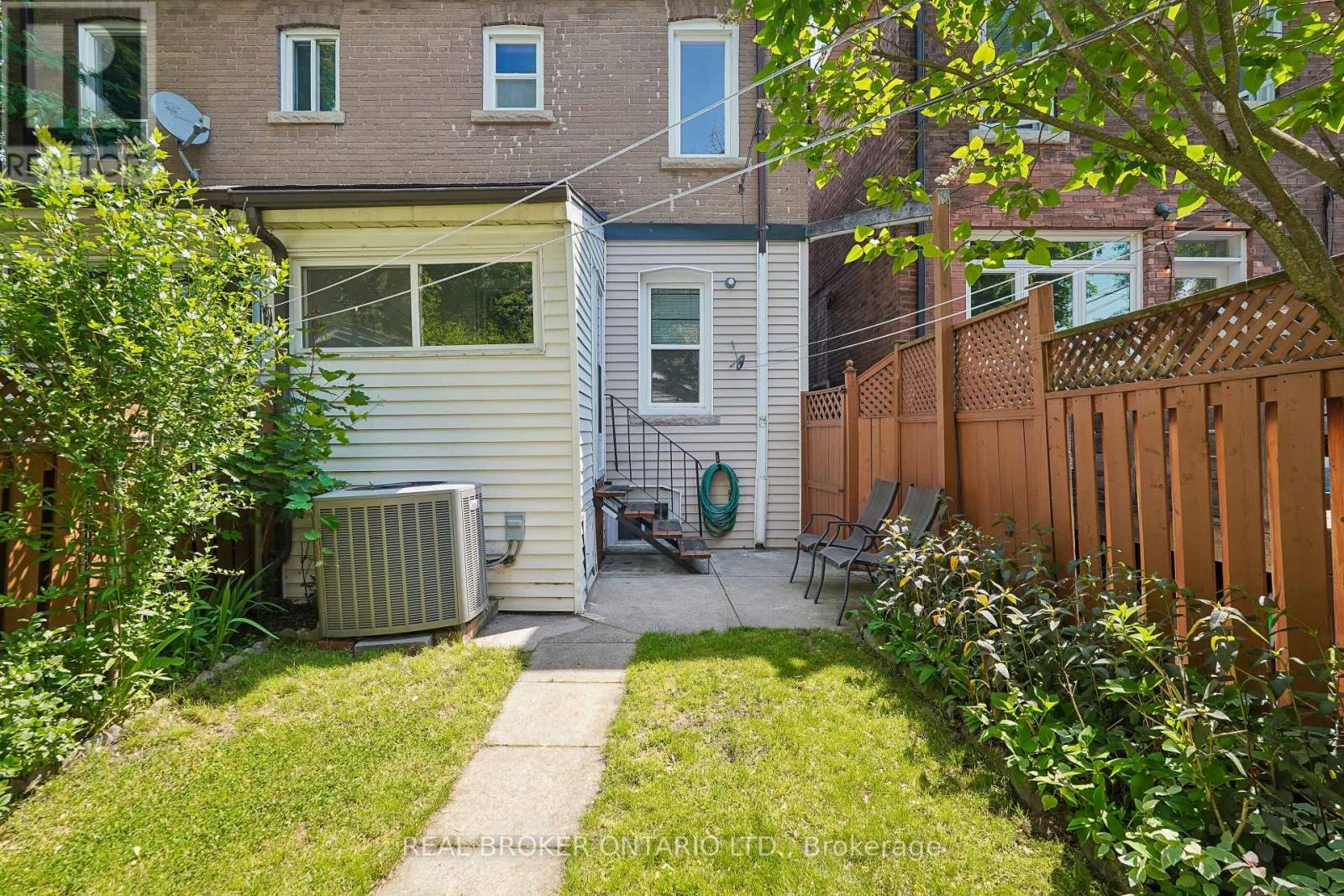 450 Armadale Avenue, Toronto, Ontario  M6S 3X9 - Photo 18 - W13420476
