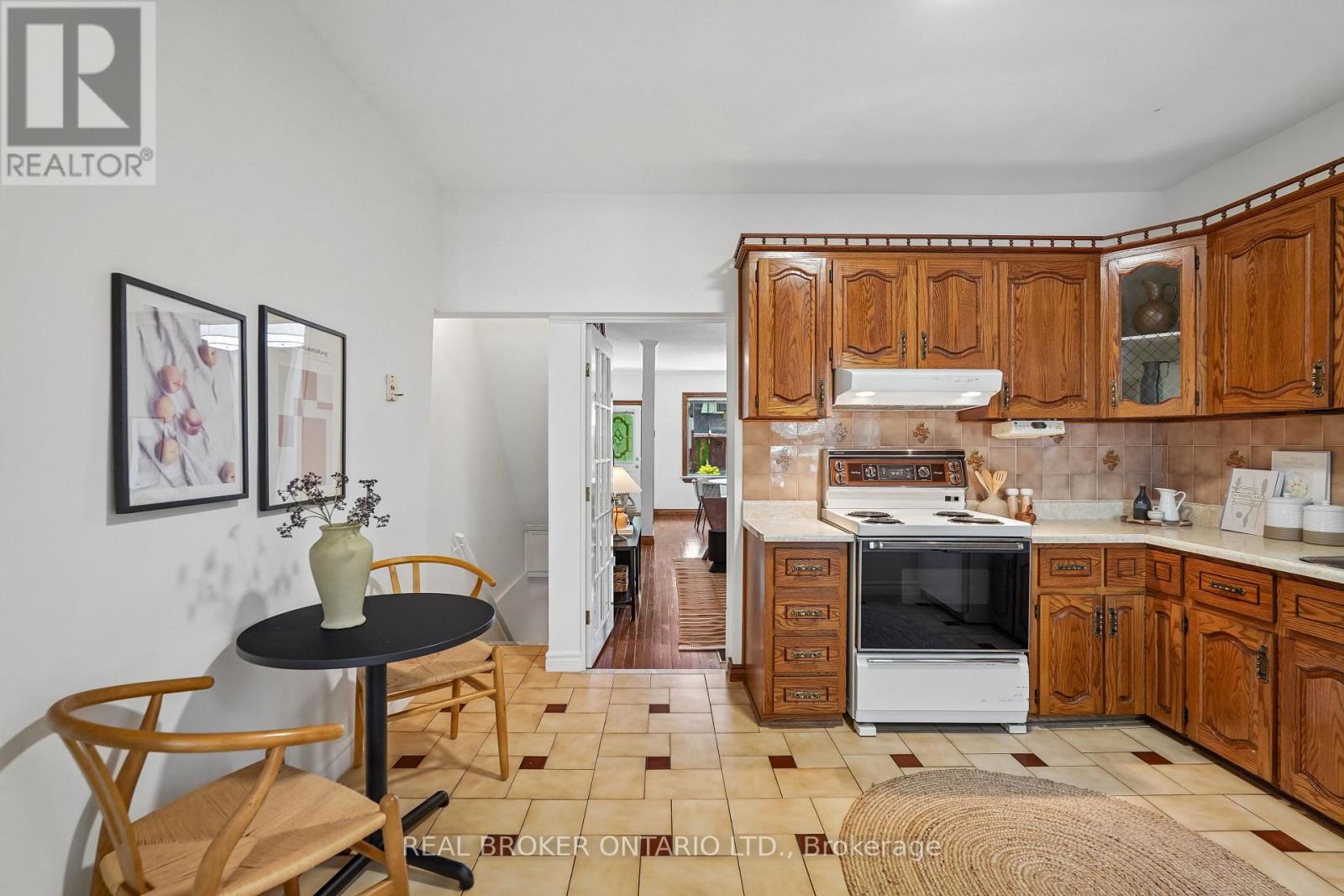 450 Armadale Avenue, Toronto, Ontario  M6S 3X9 - Photo 7 - W13420476