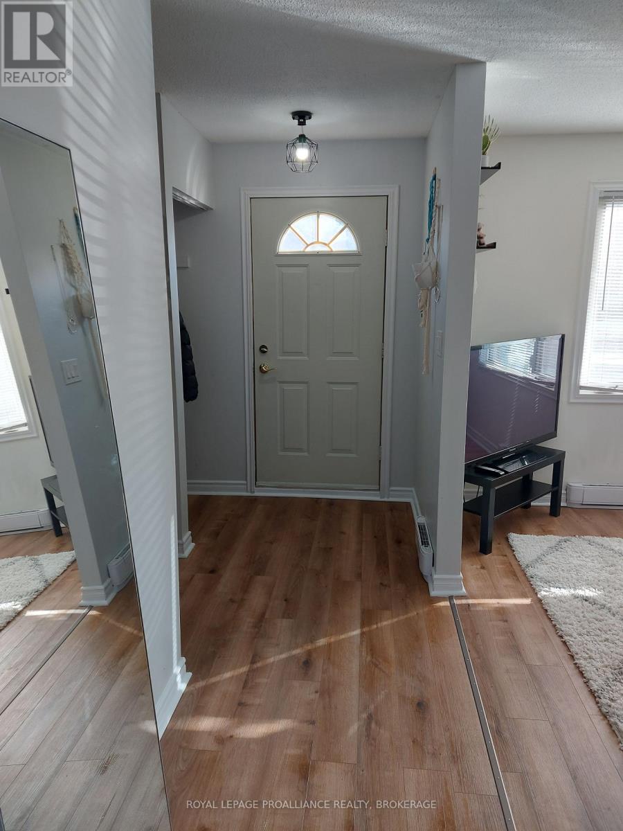15 Rosemund Crescent, Kingston, Ontario  K7M 6Y8 - Photo 2 - X13420522
