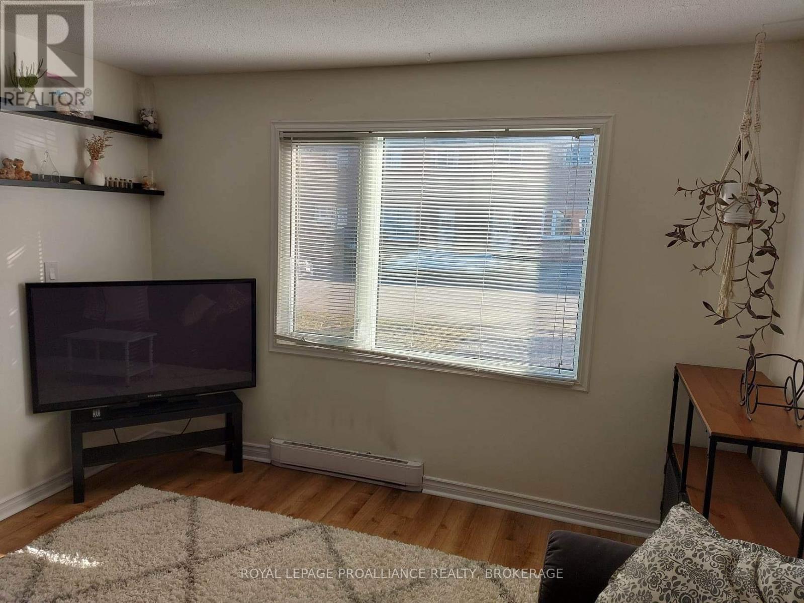15 Rosemund Crescent, Kingston, Ontario  K7M 6Y8 - Photo 3 - X13420522