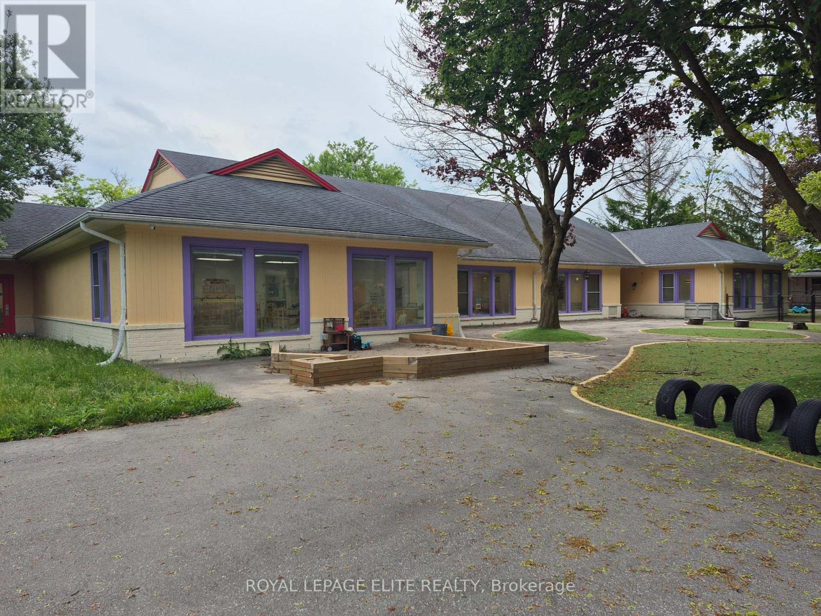 601 NEWPARK BOULEVARD, Newmarket, Ontario