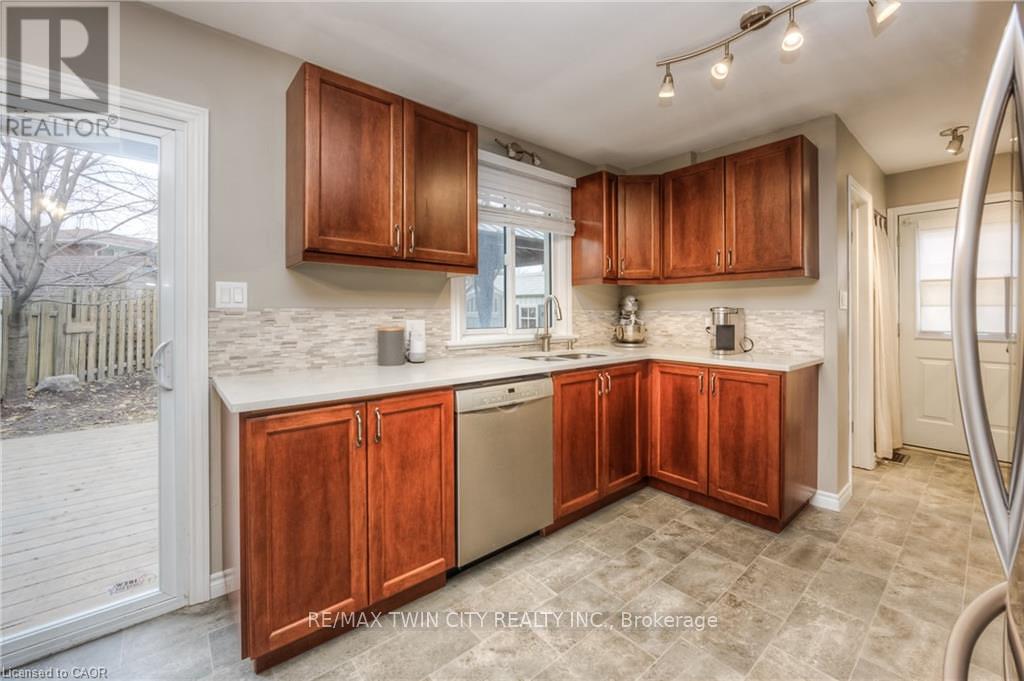382 Cyrus Street, Cambridge, Ontario  N3H 1H3 - Photo 14 - X13415406