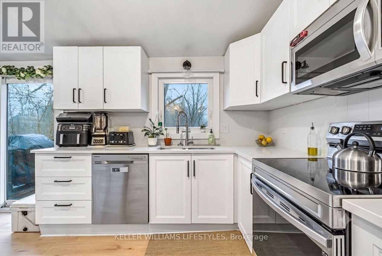 2 Opechee Street, St. Thomas, Ontario  N5R 1V9 - Photo 15 - X13420638