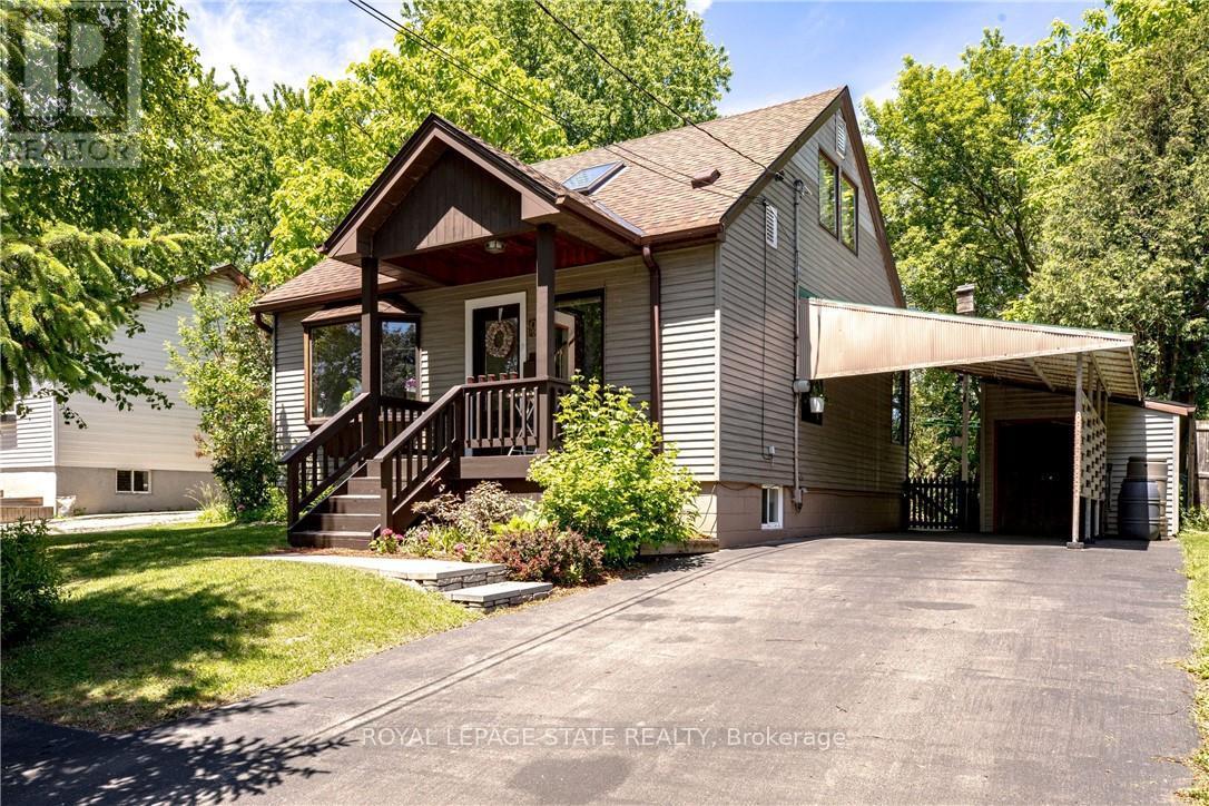 9 Morton Avenue, Hamilton, Ontario  L9H 2P4 - Photo 3 - X13420328