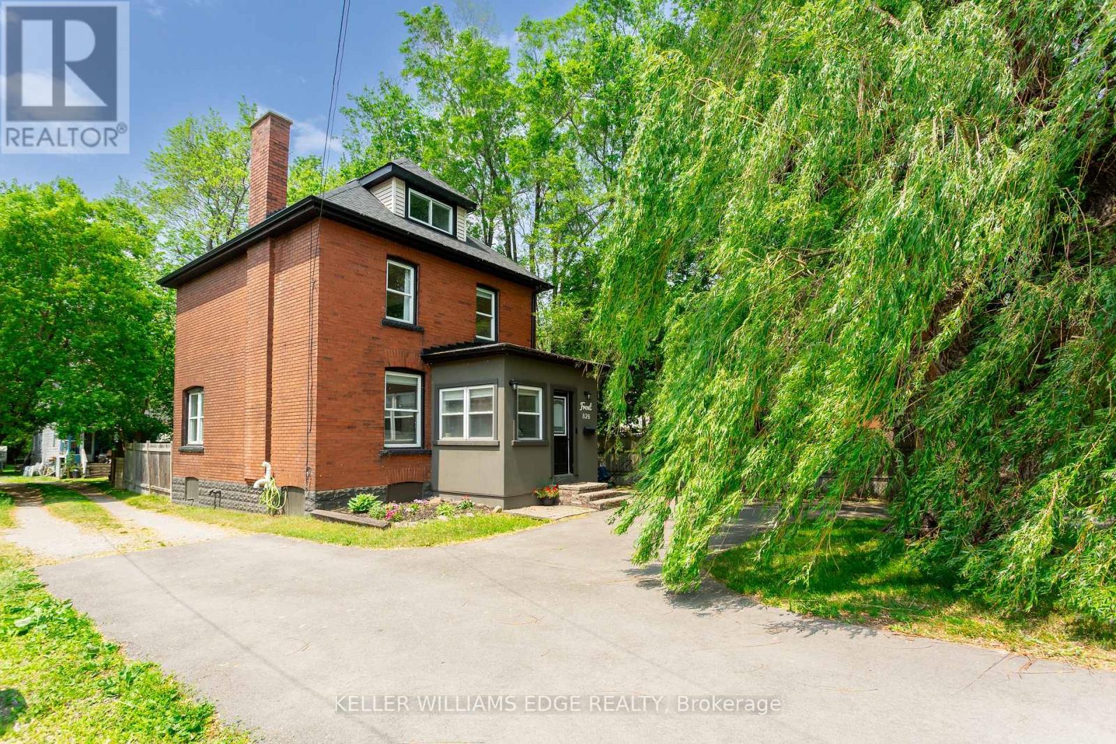 826 Beach Boulevard, Hamilton, Ontario  L8H 6Z4 - Photo 3 - X13420354