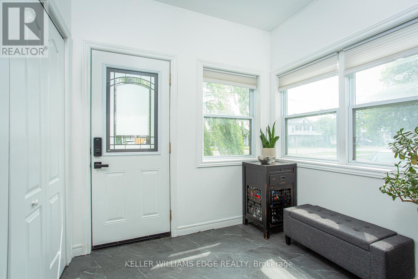 826 Beach Boulevard, Hamilton, Ontario  L8H 6Z4 - Photo 5 - X13420354