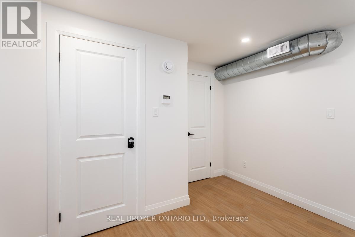 4 - 115 Catharine Street N, Hamilton, Ontario  L8R 1J5 - Photo 14 - X13420380