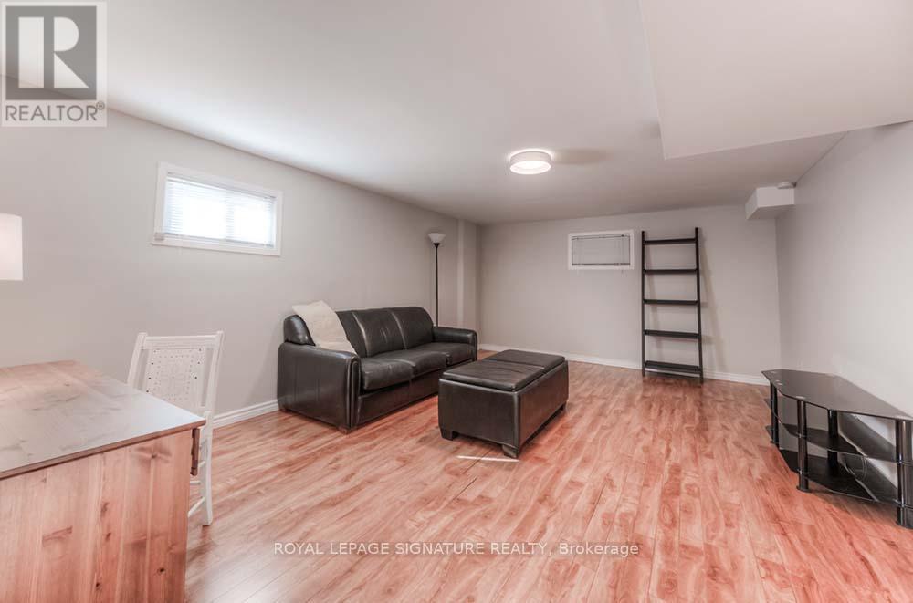 28 COACH HILL DRIVE, Kitchener, Ontario