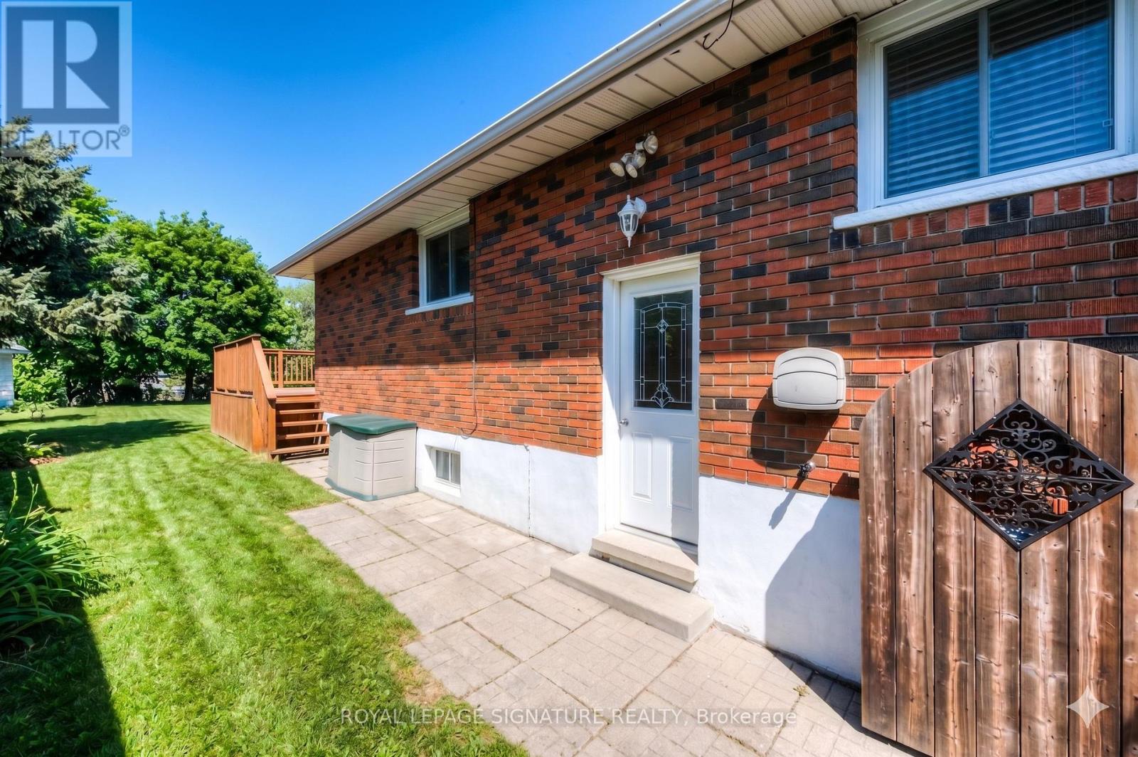 28 Coach Hill Drive, Kitchener, Ontario  N2E 1P4 - Photo 9 - X13420404