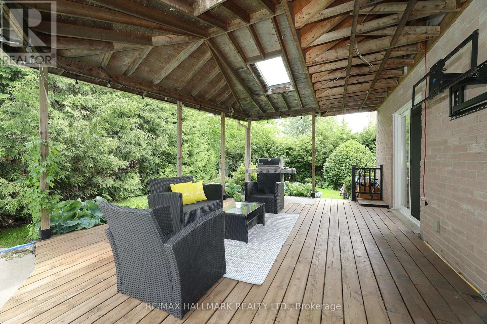 58 Pickett Crescent, Richmond Hill, Ontario  L4C 9L3 - Photo 7 - N13418356