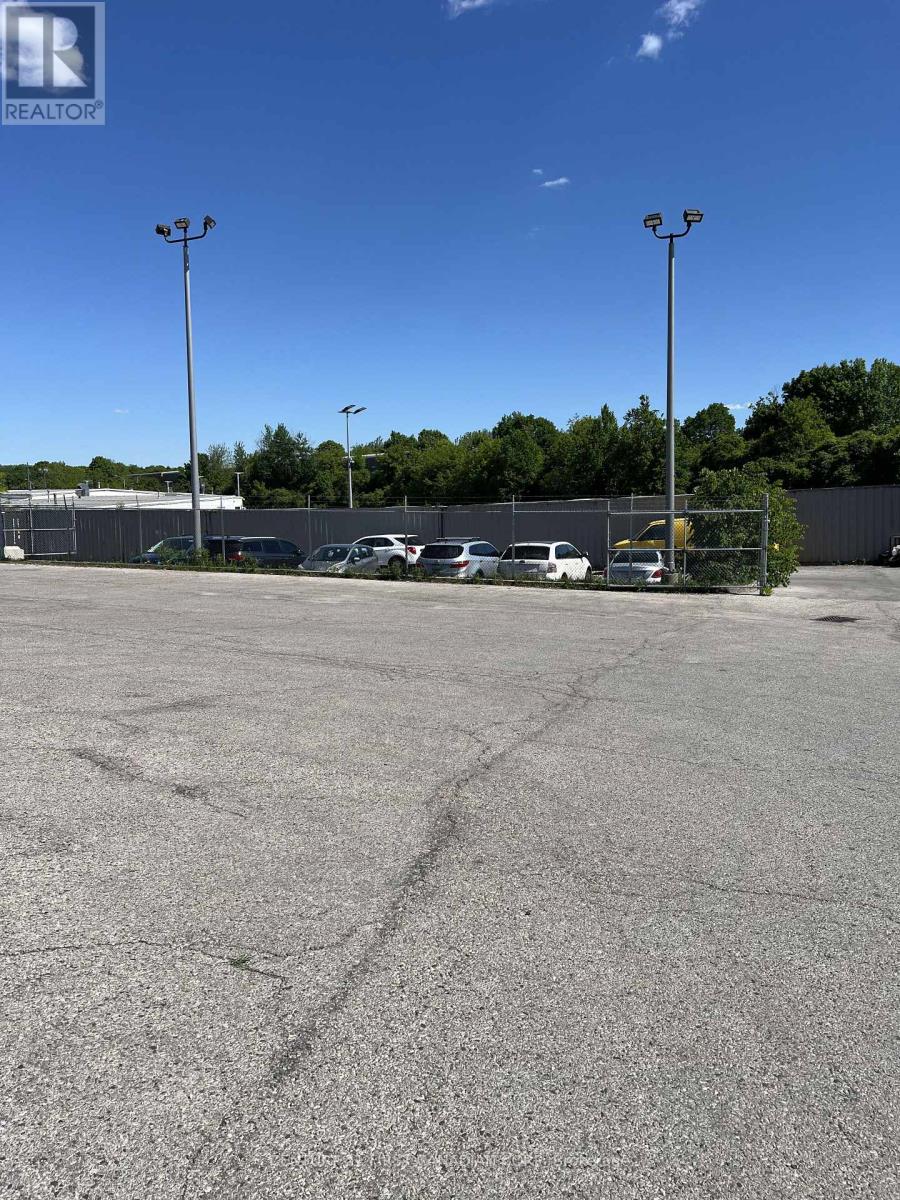 600 Oxford Street W, London North, Ontario  N6H 1T9 - Photo 2 - X13418750