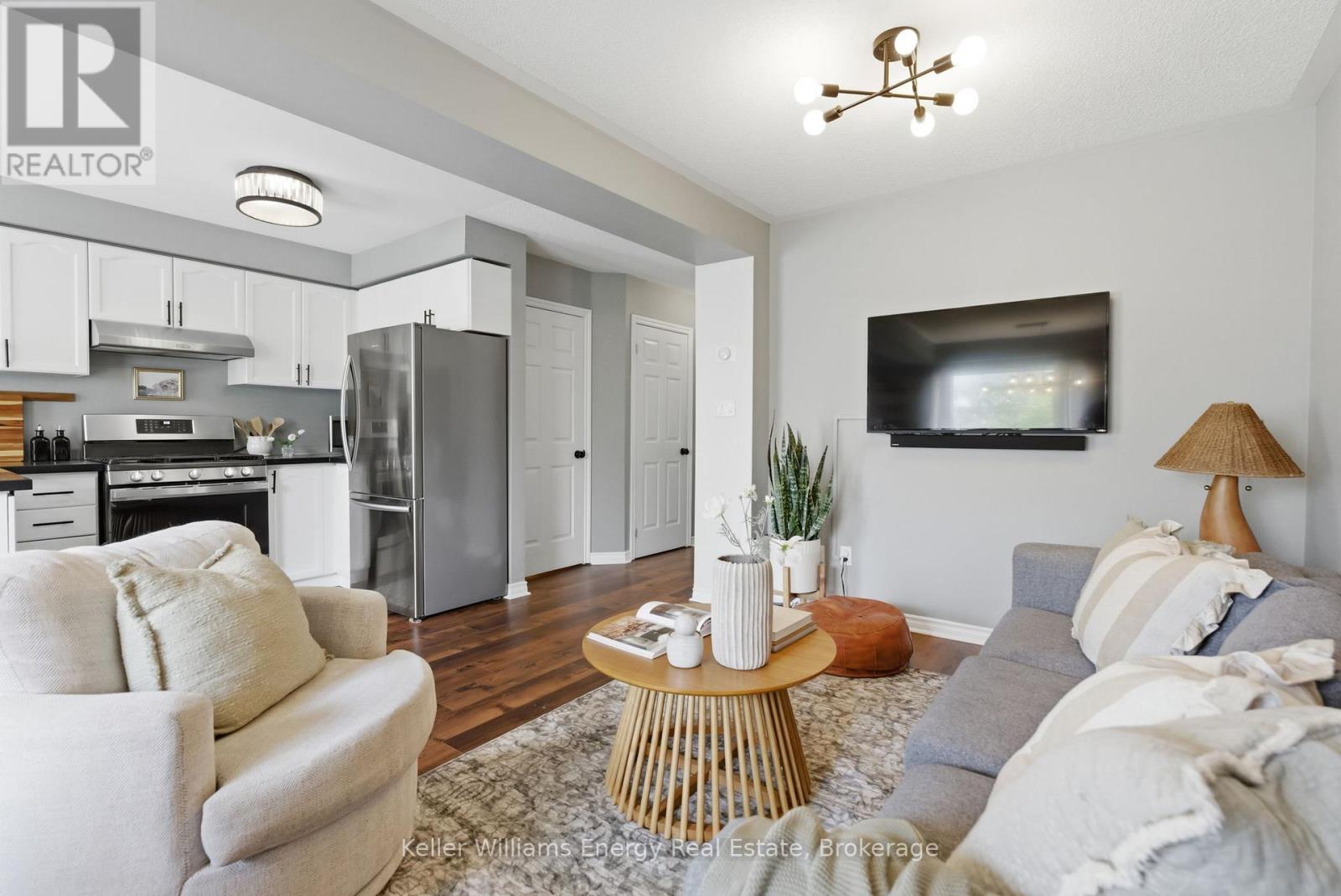 42 Cecil Found Crescent, Clarington, Ontario  L1E 2W1 - Photo 6 - E13420526