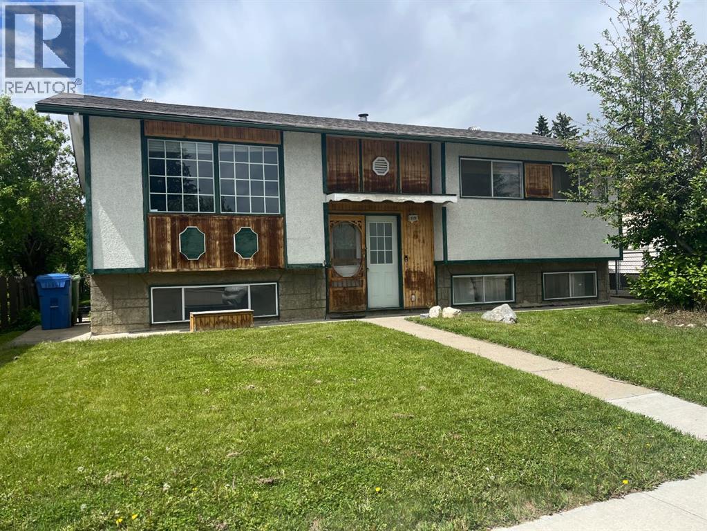 5116 47 Street, Rocky Mountain House, Alberta  T4T 1M4 - Photo 1 - A2318477