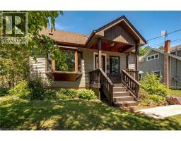 9 MORTON Avenue, Dundas, Ontario