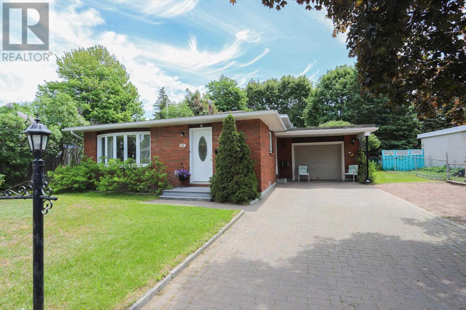 53 Chambers Ave, Sault Ste. Marie, Ontario  P6A 4T9 - Photo 1 - SM261375