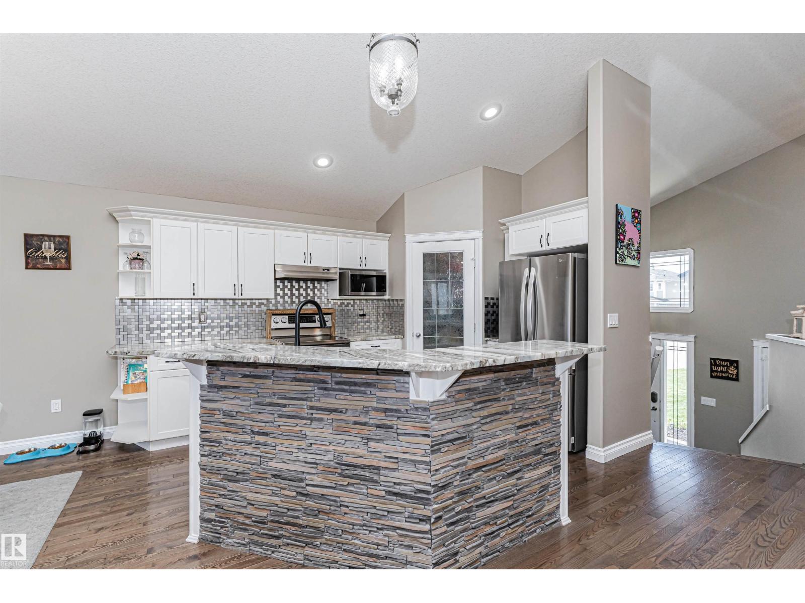 9410 104 Av, Morinville, Alberta  T8R 0B2 - Photo 10 - E4492607