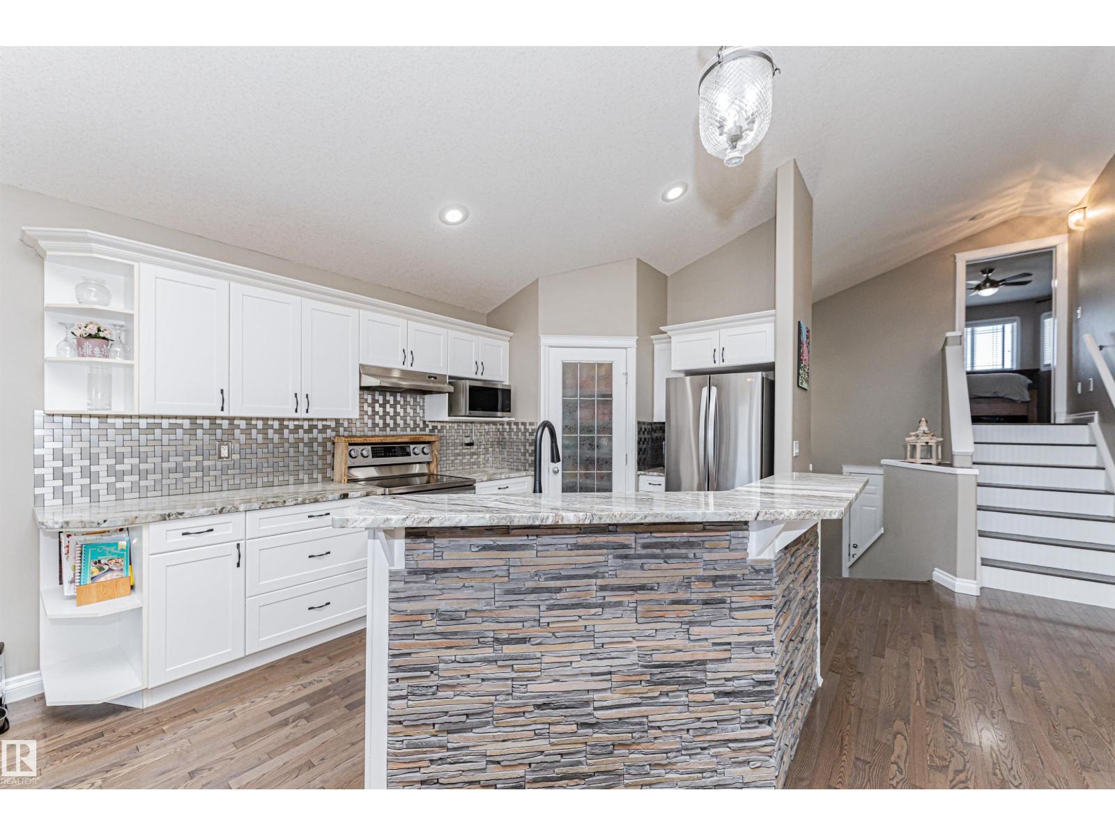 9410 104 Av, Morinville, Alberta  T8R 0B2 - Photo 11 - E4492607