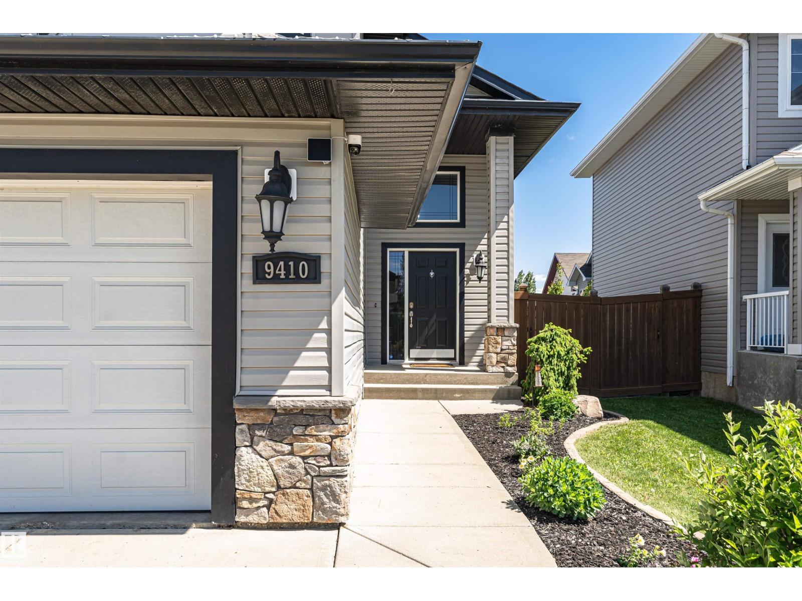 9410 104 Av, Morinville, Alberta  T8R 0B2 - Photo 3 - E4492607