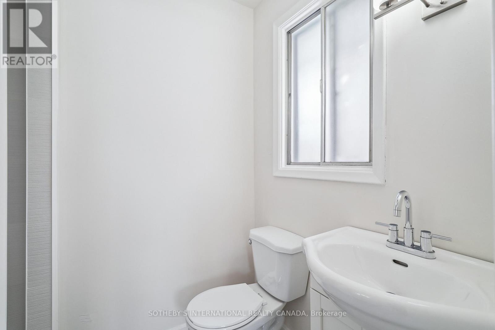 201 Fenn Avenue, Toronto, Ontario  M2P 1Y1 - Photo 14 - C13420552