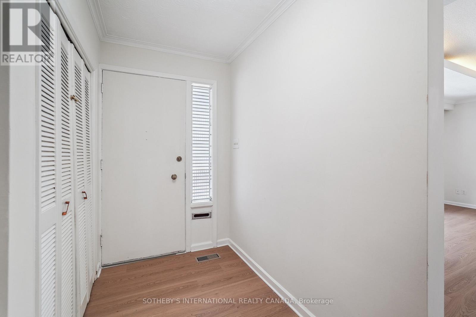 201 Fenn Avenue, Toronto, Ontario  M2P 1Y1 - Photo 2 - C13420552