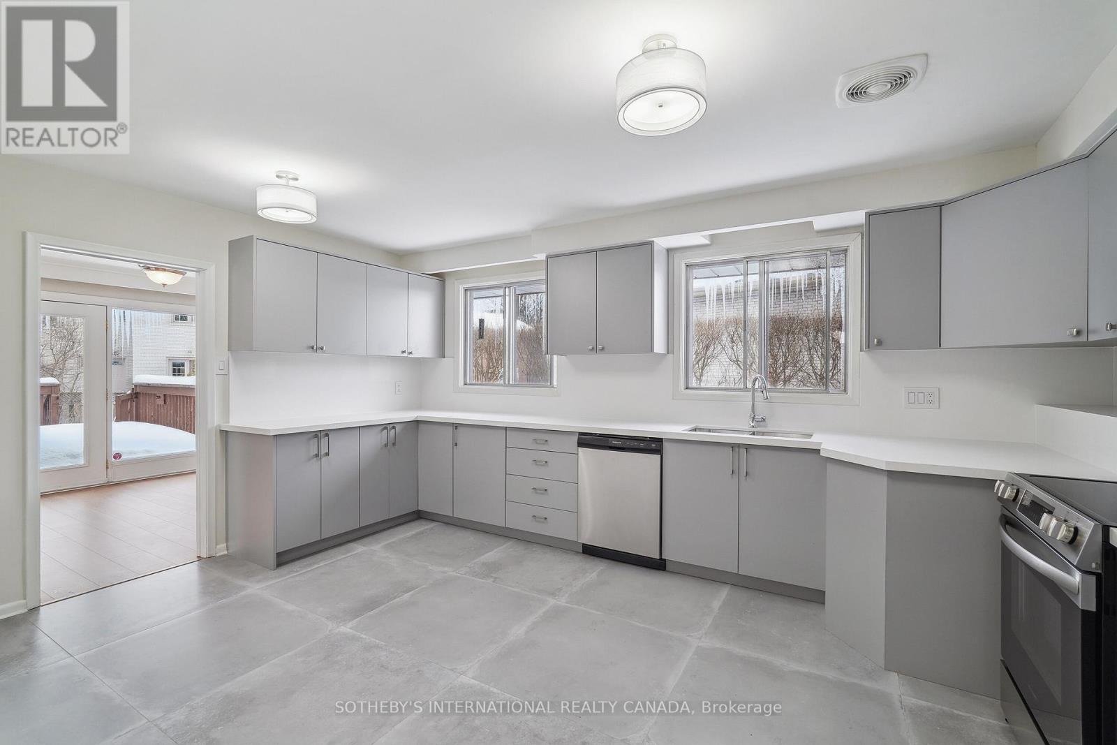 201 Fenn Avenue, Toronto, Ontario  M2P 1Y1 - Photo 8 - C13420552
