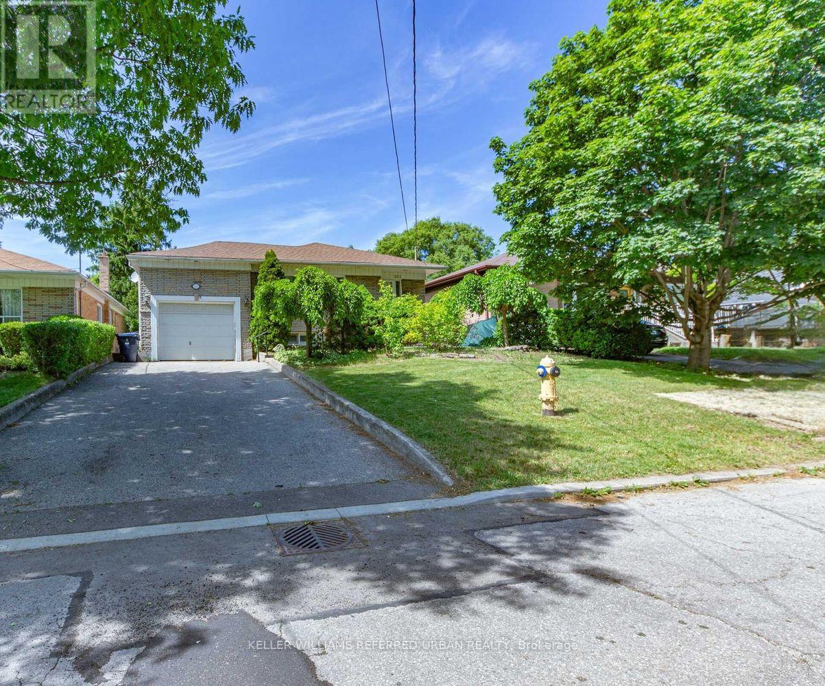202 Park Home Avenue, Toronto, Ontario  M2R 1A2 - Photo 2 - C13420572