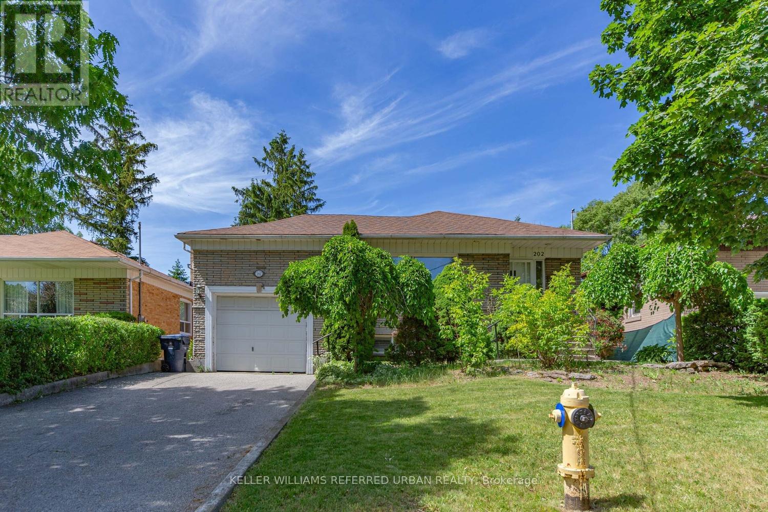 202 Park Home Avenue, Toronto, Ontario  M2R 1A2 - Photo 3 - C13420572
