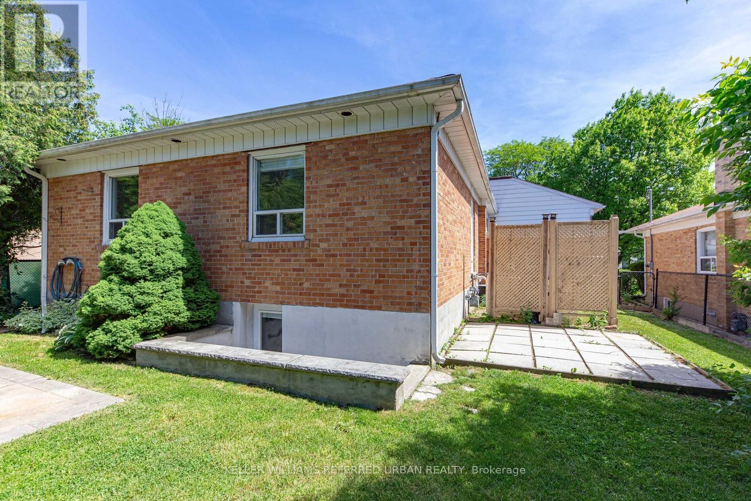 202 Park Home Avenue, Toronto, Ontario  M2R 1A2 - Photo 37 - C13420572