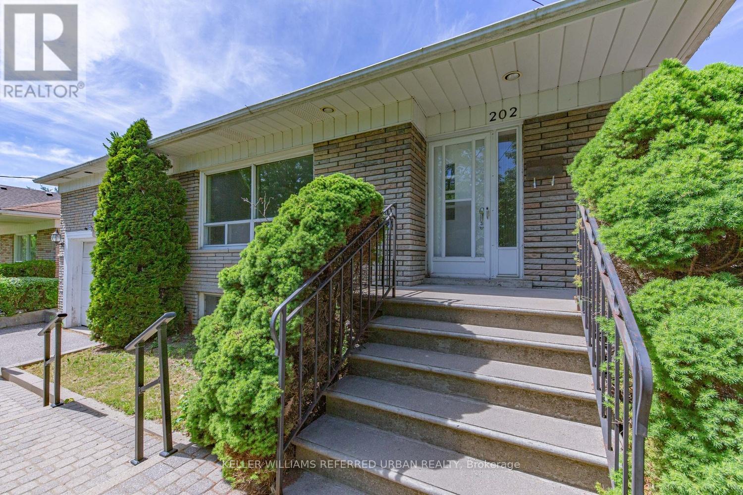 202 Park Home Avenue, Toronto, Ontario  M2R 1A2 - Photo 6 - C13420572
