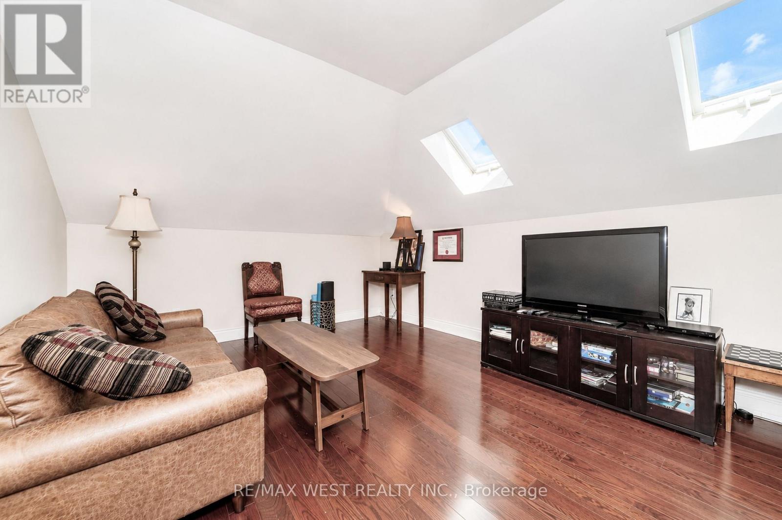 1536 Huntsmill Drive, Pickering, Ontario  L1V 5J5 - Photo 10 - E13420502