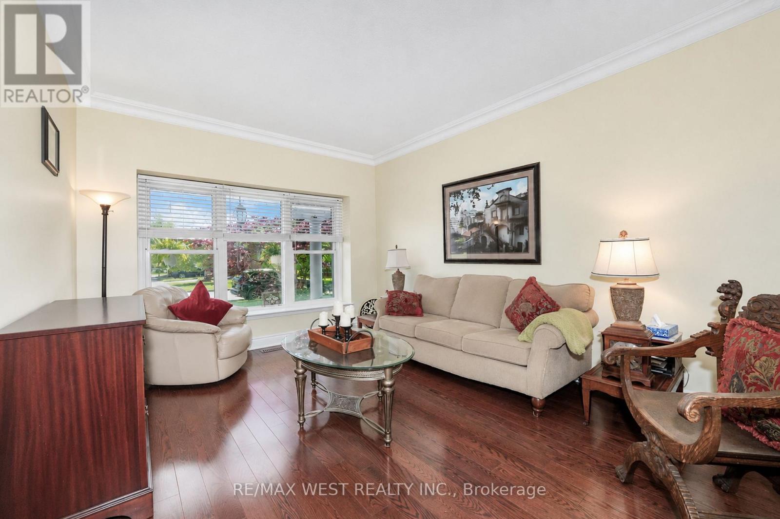 1536 Huntsmill Drive, Pickering, Ontario  L1V 5J5 - Photo 2 - E13420502