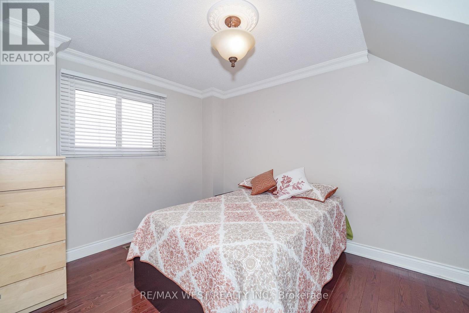 1536 Huntsmill Drive, Pickering, Ontario  L1V 5J5 - Photo 8 - E13420502
