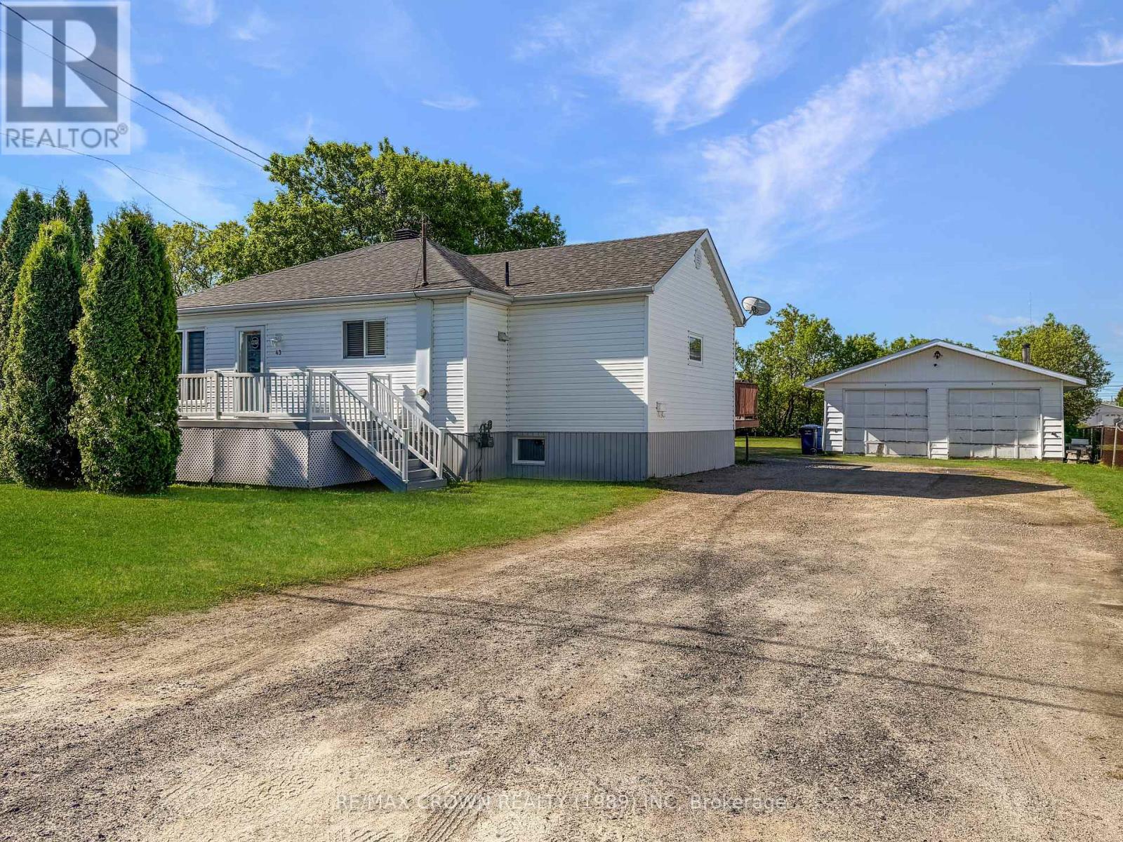 43 De L'etang Boulevard, Kapuskasing, Ontario  P5N 2M6 - Photo 1 - T13085234