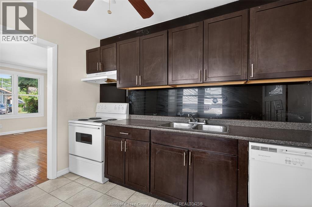 693 South Pacific, Windsor, Ontario N8X 2X1 - Photo 7 - 26013587