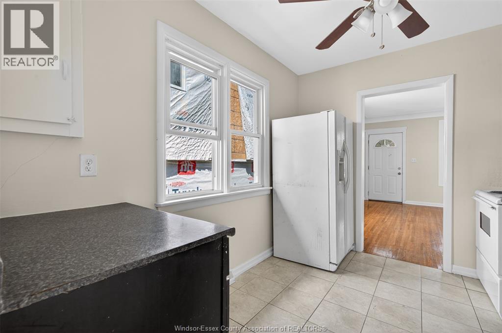 693 South Pacific, Windsor, Ontario N8X 2X1 - Photo 8 - 26013587