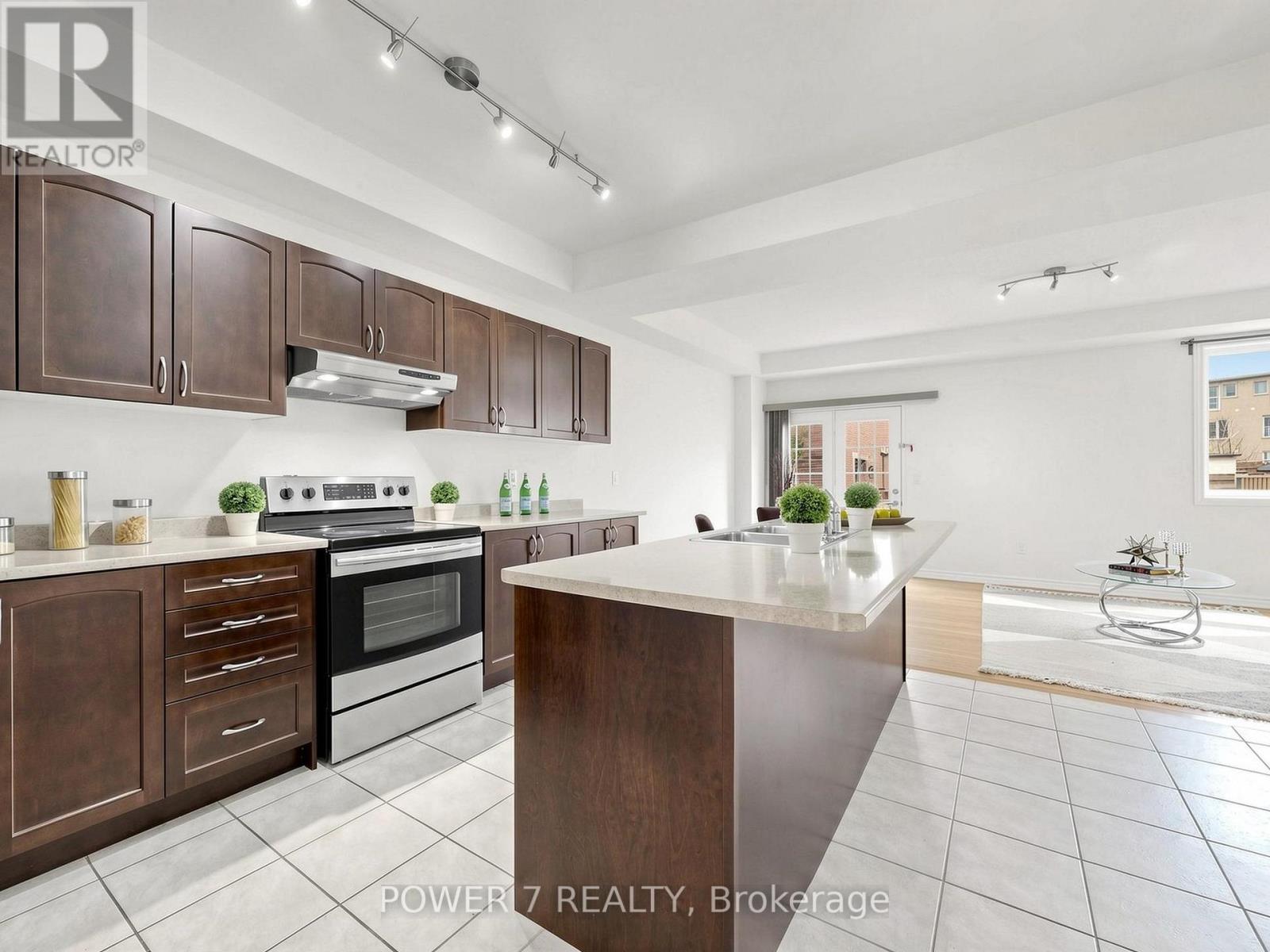 43 Living Crescent, Markham, Ontario  L6C 0T7 - Photo 11 - N13420482