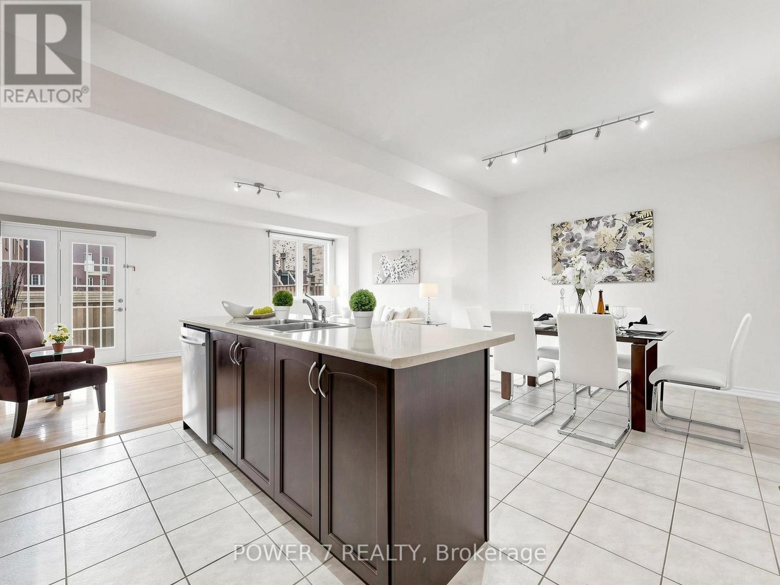 43 Living Crescent, Markham, Ontario  L6C 0T7 - Photo 14 - N13420482