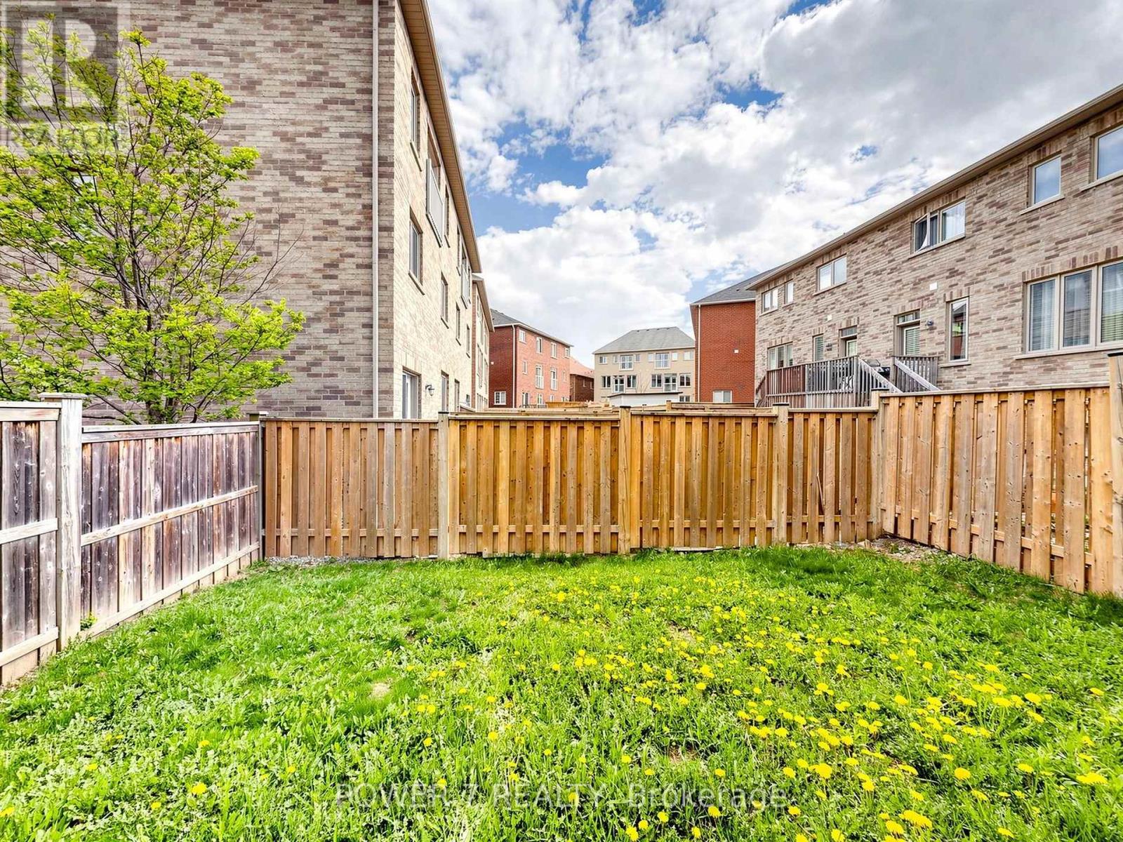 43 Living Crescent, Markham, Ontario  L6C 0T7 - Photo 44 - N13420482