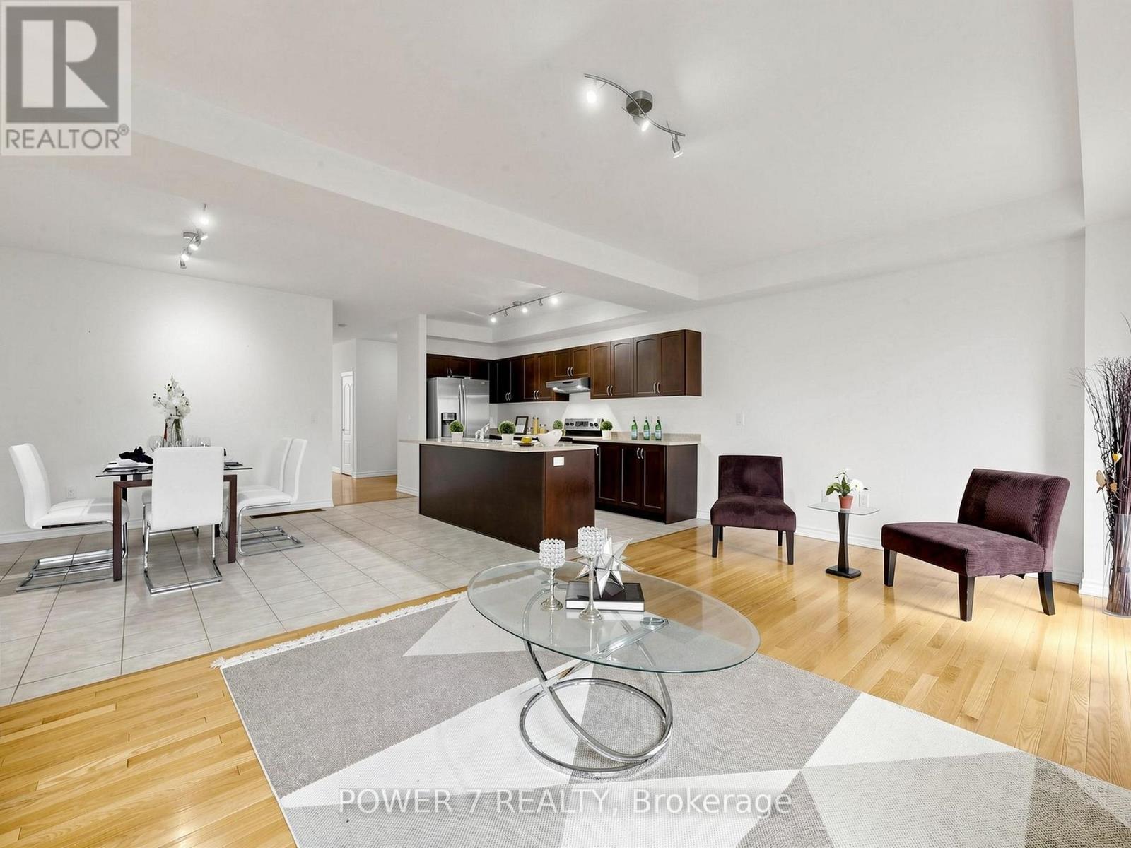 43 Living Crescent, Markham, Ontario  L6C 0T7 - Photo 8 - N13420482