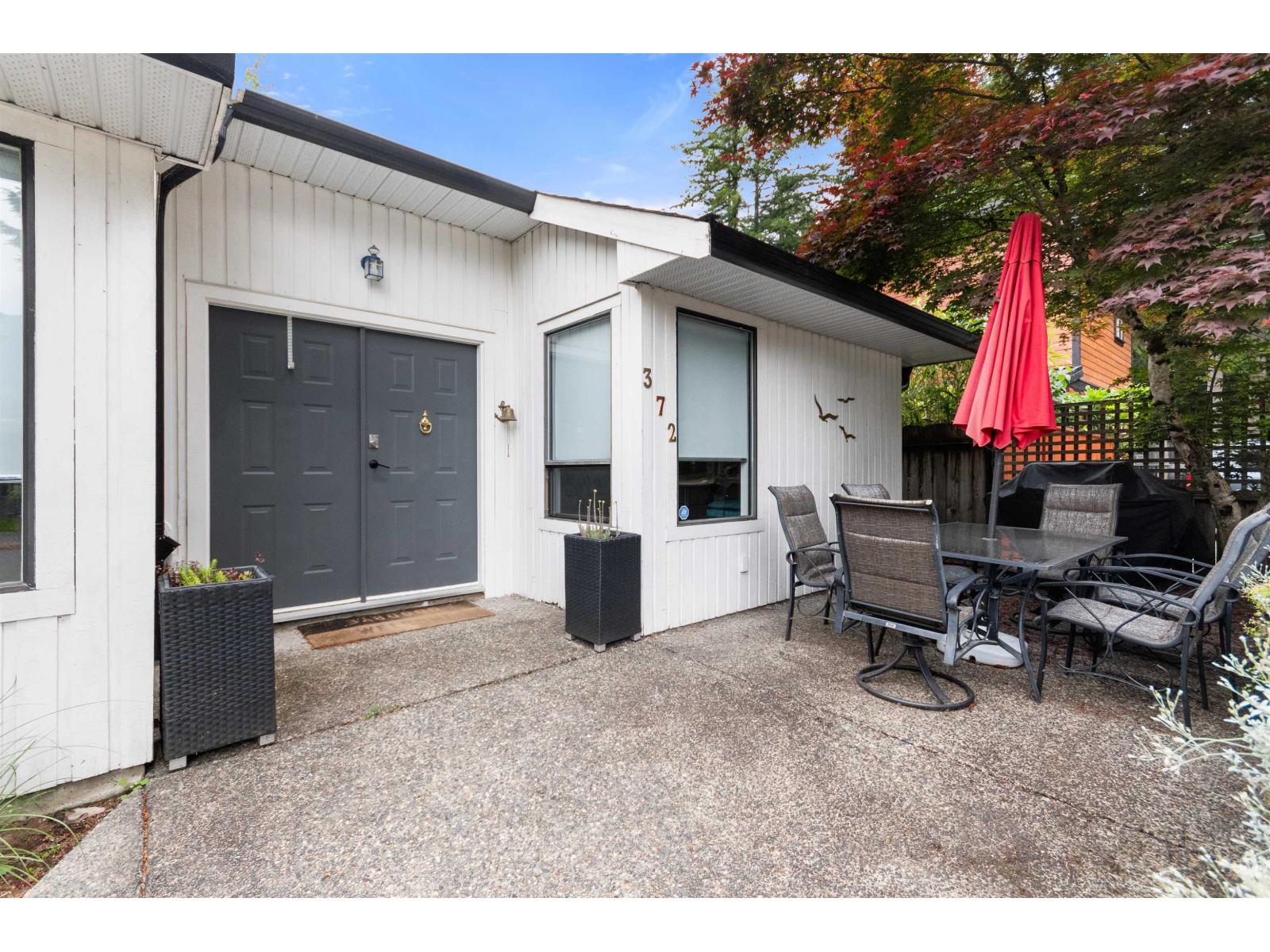 372 Cedar Street, Cultus Lake North, Cultus Lake, British Columbia  V2R 4Z1 - Photo 2 - R3133478