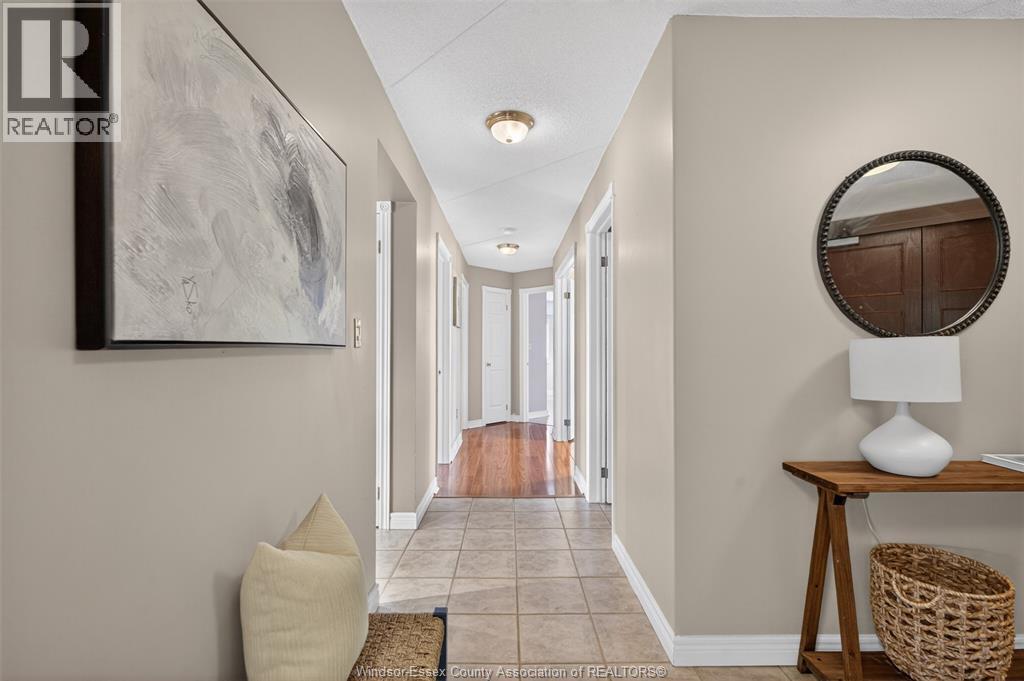 310 Village Grove Drive Unit# 413, Tecumseh, Ontario  N8N 4X7 - Photo 5 - 26013557
