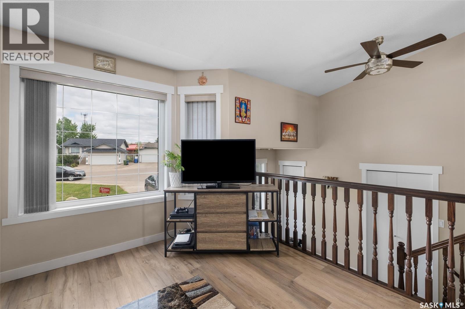 19 Mooney Place, Prince Albert, Saskatchewan  S6V 8C4 - Photo 3 - SK038121