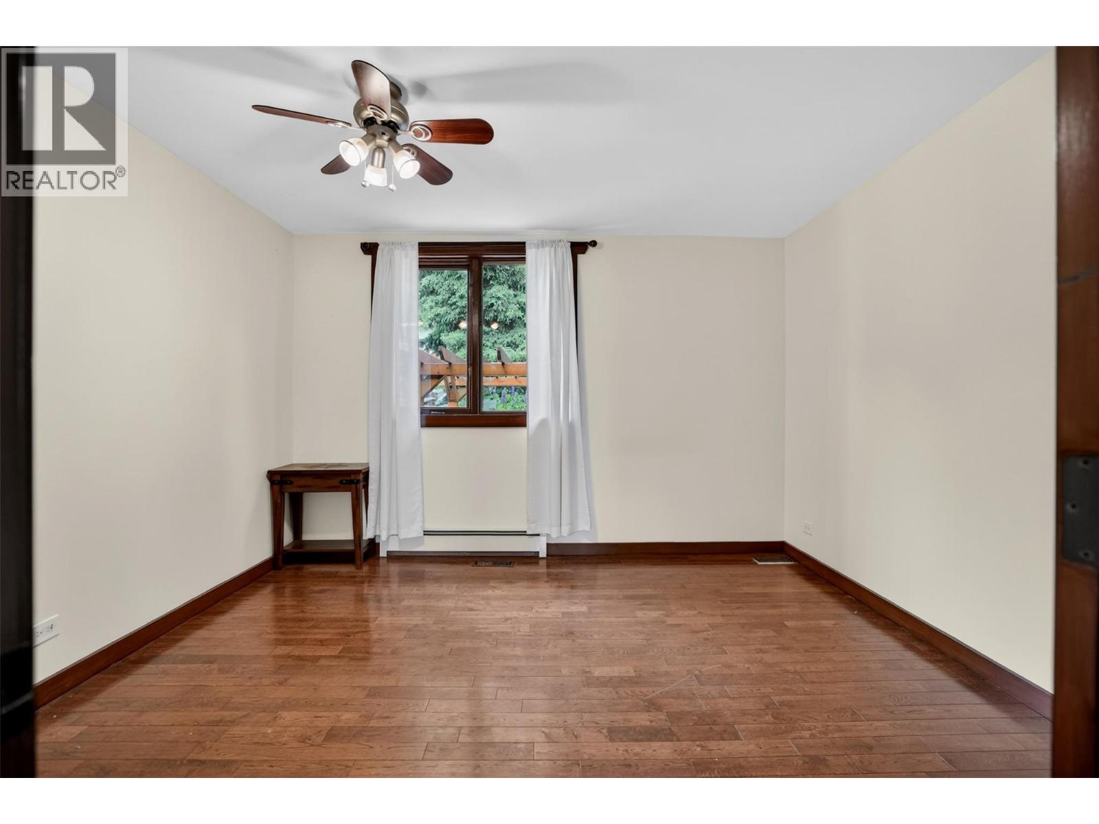 1911 Union Avenue, Rossland, British Columbia  V0G 1Y0 - Photo 18 - 10390025