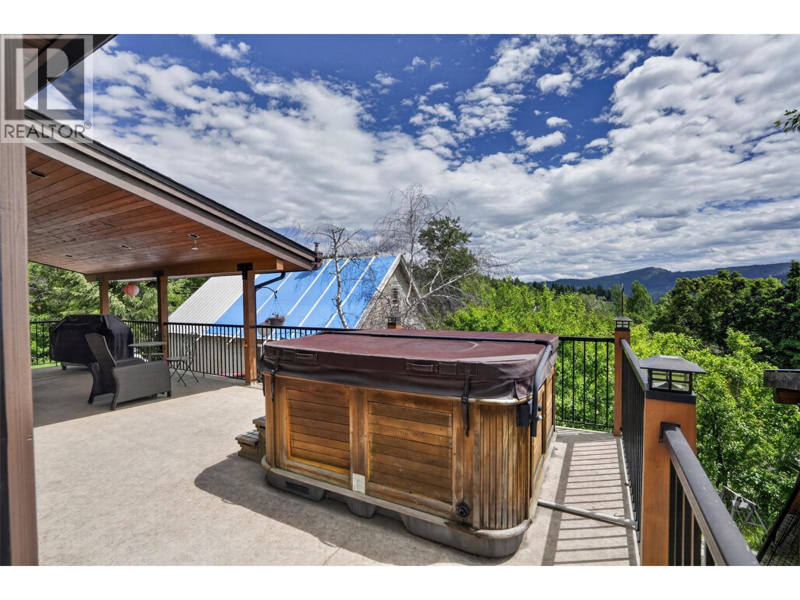 1911 Union Avenue, Rossland, British Columbia  V0G 1Y0 - Photo 13 - 10390025