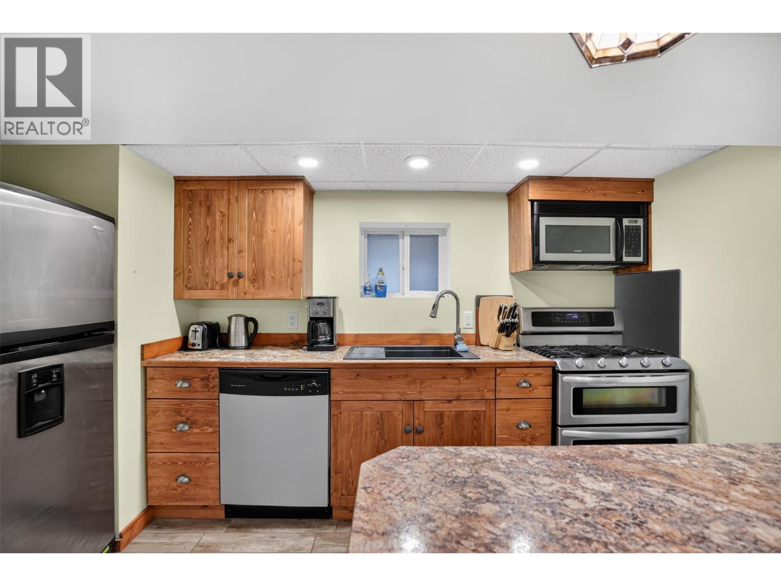 1911 Union Avenue, Rossland, British Columbia  V0G 1Y0 - Photo 48 - 10390025