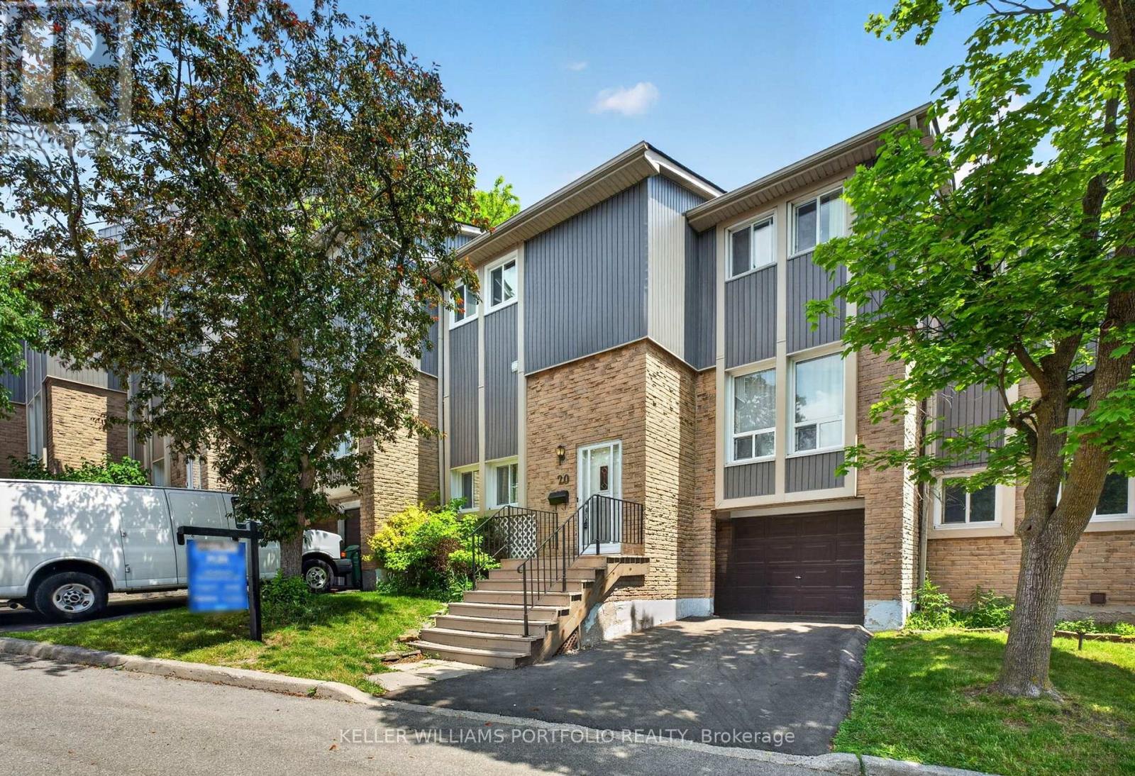 20 - 900 DUNDAS STREET W, Mississauga, Ontario